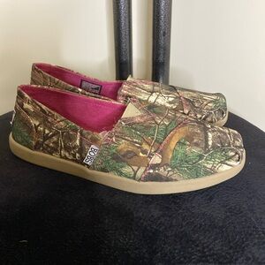 Bobs Camo with Pink 7